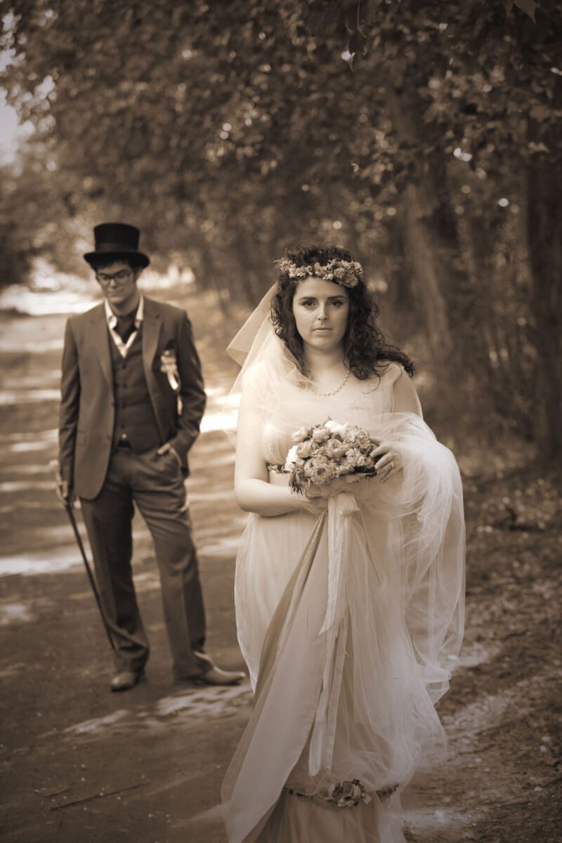 Barnított kép, ez is jól áll nekik, mintha 100 éve ezelőtt készült volna a kép